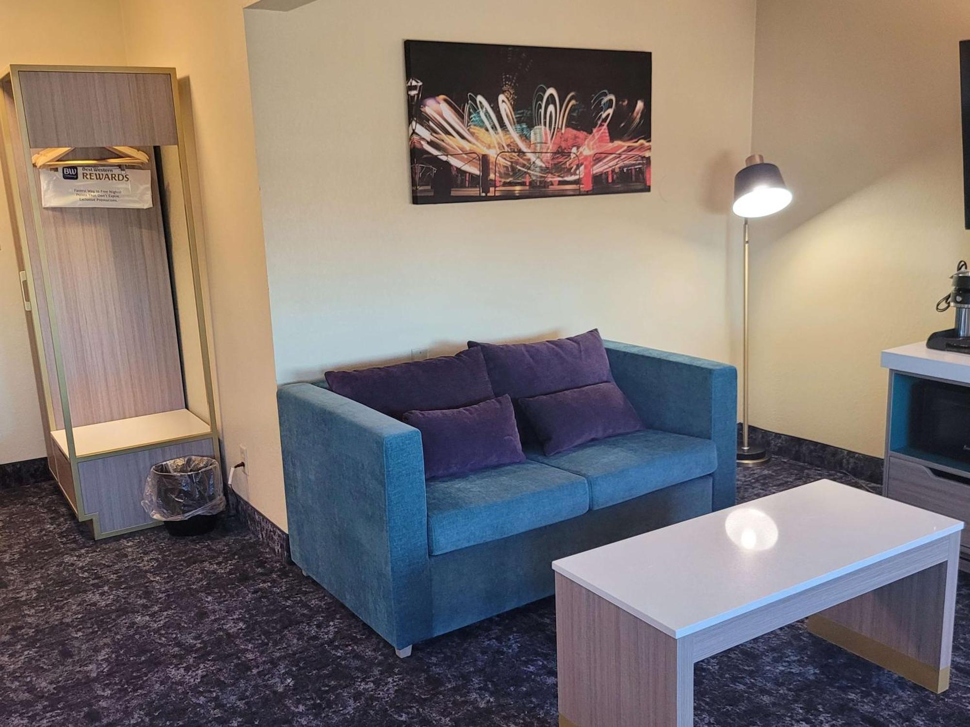 Best Western Plus Altoona Inn Экстерьер фото