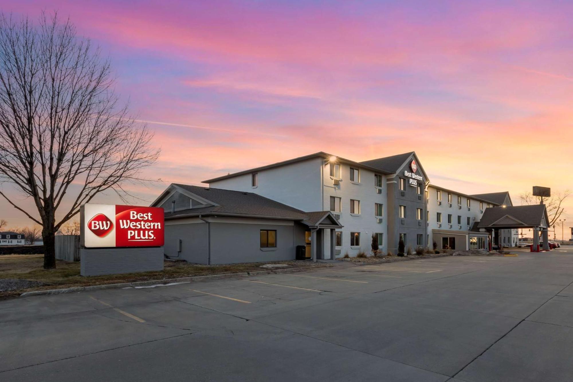 Best Western Plus Altoona Inn Экстерьер фото